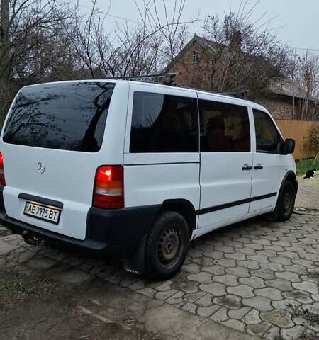 Білий Мерседес Віто, об'ємом двигуна 2.1 л та пробігом 387 тис. км за 5000 $, фото 1 на Automoto.ua