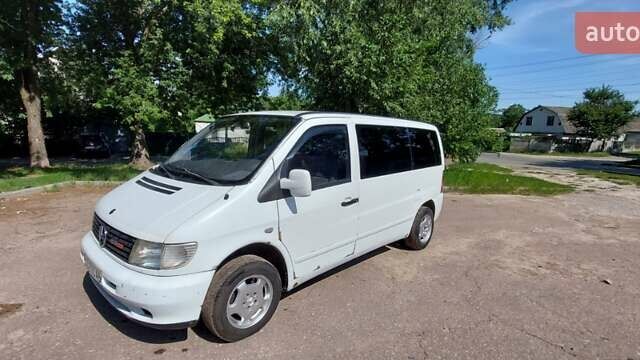 Белый Мерседес Вито, объемом двигателя 2.2 л и пробегом 373 тыс. км за 5000 $, фото 1 на Automoto.ua