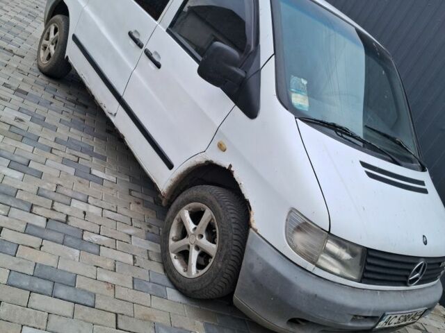 Білий Мерседес Віто, об'ємом двигуна 2.1 л та пробігом 327 тис. км за 2500 $, фото 1 на Automoto.ua