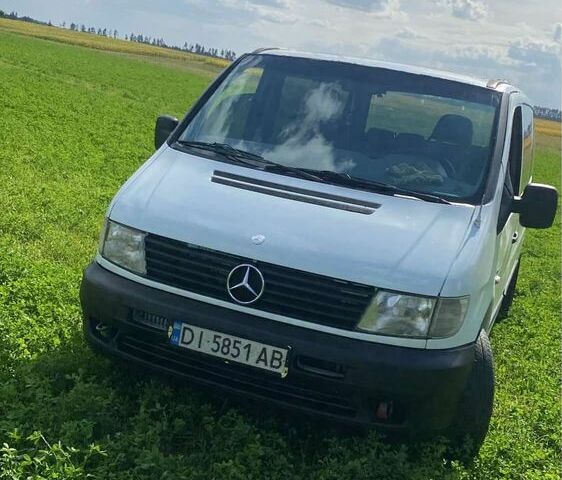 Белый Мерседес Вито, объемом двигателя 2.1 л и пробегом 400 тыс. км за 4300 $, фото 1 на Automoto.ua