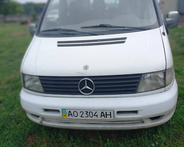 Белый Мерседес Вито, объемом двигателя 2.15 л и пробегом 454 тыс. км за 3500 $, фото 1 на Automoto.ua