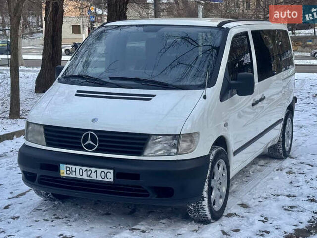 Белый Мерседес Вито, объемом двигателя 2.2 л и пробегом 400 тыс. км за 4750 $, фото 1 на Automoto.ua