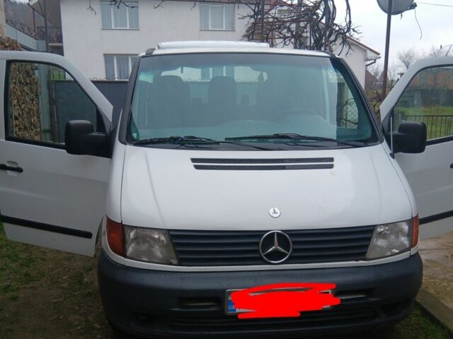 Белый Мерседес Вито, объемом двигателя 2.2 л и пробегом 334 тыс. км за 3500 $, фото 1 на Automoto.ua
