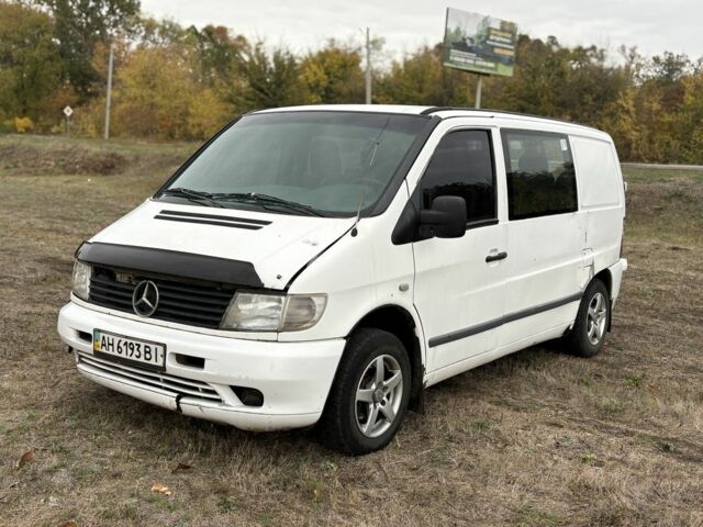 Белый Мерседес Вито, объемом двигателя 2.2 л и пробегом 450 тыс. км за 2200 $, фото 1 на Automoto.ua