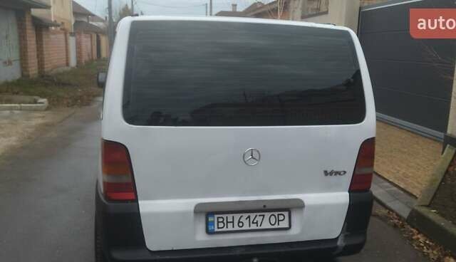 Білий Мерседес Віто, об'ємом двигуна 2.15 л та пробігом 300 тис. км за 5300 $, фото 1 на Automoto.ua
