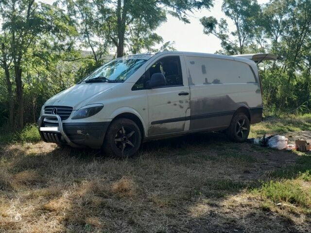 Білий Мерседес Віто, об'ємом двигуна 2 л та пробігом 600 тис. км за 3000 $, фото 1 на Automoto.ua