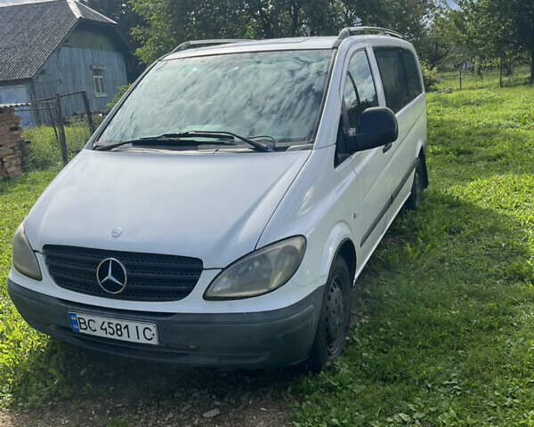 Белый Мерседес Вито, объемом двигателя 2.15 л и пробегом 330 тыс. км за 4300 $, фото 1 на Automoto.ua