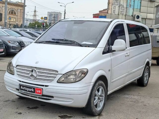 Белый Мерседес Вито, объемом двигателя 2.2 л и пробегом 251 тыс. км за 5840 $, фото 1 на Automoto.ua