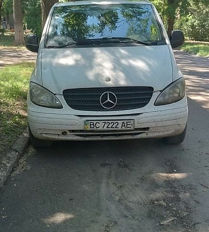 Белый Мерседес Вито, объемом двигателя 2.15 л и пробегом 500 тыс. км за 5200 $, фото 1 на Automoto.ua