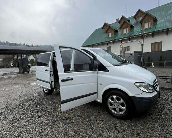Білий Мерседес Віто, об'ємом двигуна 2.15 л та пробігом 246 тис. км за 4599 $, фото 1 на Automoto.ua