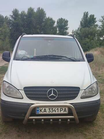 Белый Мерседес Вито, объемом двигателя 2.15 л и пробегом 404 тыс. км за 6500 $, фото 1 на Automoto.ua