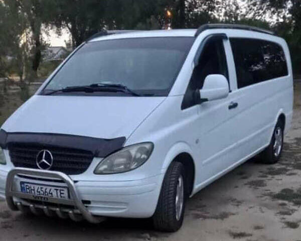 Белый Мерседес Вито, объемом двигателя 2.15 л и пробегом 400 тыс. км за 5700 $, фото 1 на Automoto.ua