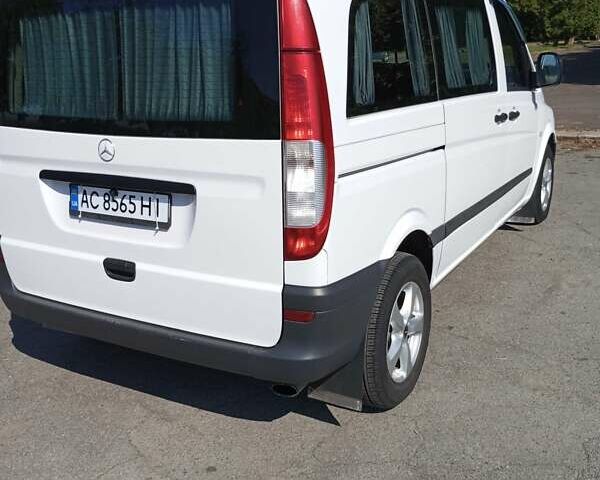 Белый Мерседес Вито, объемом двигателя 2.1 л и пробегом 300 тыс. км за 8000 $, фото 1 на Automoto.ua