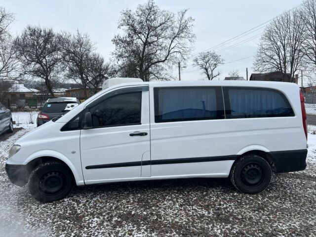 Белый Мерседес Вито, объемом двигателя 2.2 л и пробегом 250 тыс. км за 5750 $, фото 1 на Automoto.ua