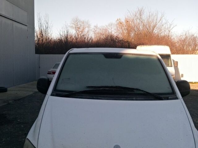 Белый Мерседес Вито, объемом двигателя 0 л и пробегом 400 тыс. км за 3800 $, фото 1 на Automoto.ua