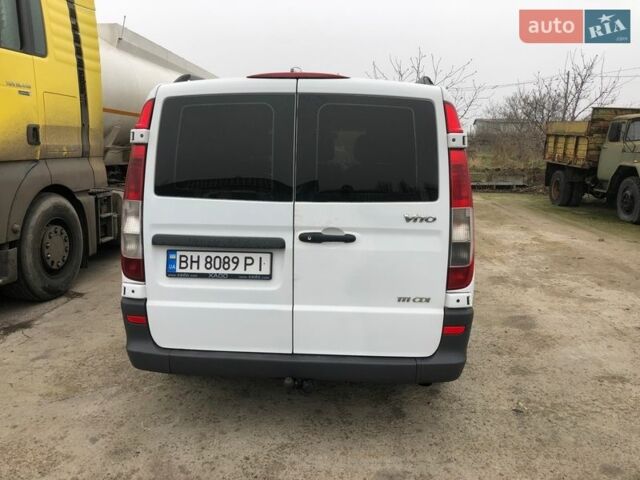 Белый Мерседес Вито, объемом двигателя 2.15 л и пробегом 287 тыс. км за 8400 $, фото 1 на Automoto.ua