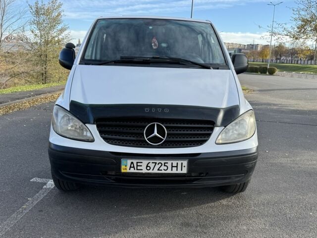 Белый Мерседес Вито, объемом двигателя 2.1 л и пробегом 300 тыс. км за 5900 $, фото 1 на Automoto.ua