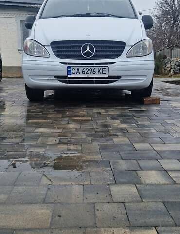 Білий Мерседес Віто, об'ємом двигуна 2.15 л та пробігом 350 тис. км за 6800 $, фото 1 на Automoto.ua