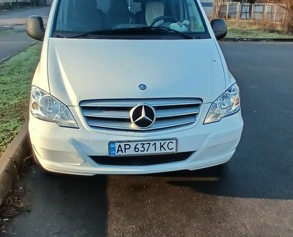 Белый Мерседес Вито, объемом двигателя 2.1 л и пробегом 500 тыс. км за 9000 $, фото 1 на Automoto.ua