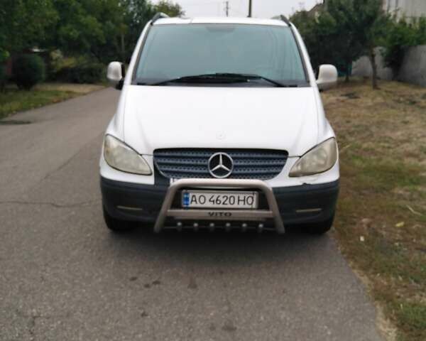 Белый Мерседес Вито, объемом двигателя 2.15 л и пробегом 547 тыс. км за 5200 $, фото 1 на Automoto.ua