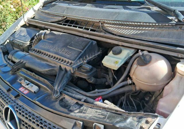 Белый Мерседес Вито, объемом двигателя 2.2 л и пробегом 370 тыс. км за 3000 $, фото 1 на Automoto.ua