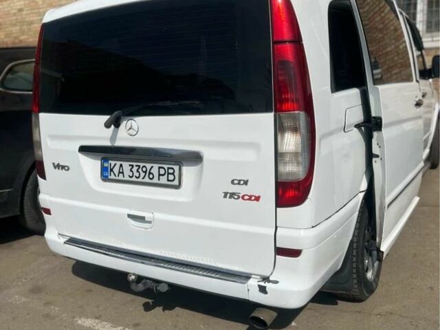 Білий Мерседес Віто, об'ємом двигуна 2.1 л та пробігом 421 тис. км за 7800 $, фото 1 на Automoto.ua