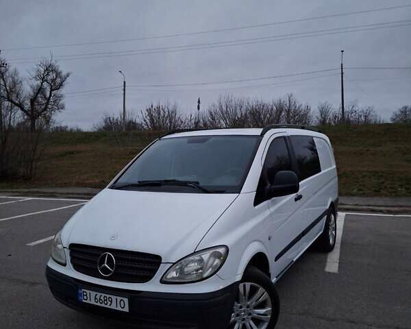 Белый Мерседес Вито, объемом двигателя 2.2 л и пробегом 394 тыс. км за 8000 $, фото 1 на Automoto.ua