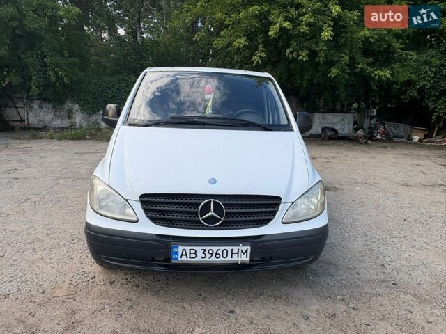 Білий Мерседес Віто, об'ємом двигуна 2.15 л та пробігом 356 тис. км за 7500 $, фото 1 на Automoto.ua