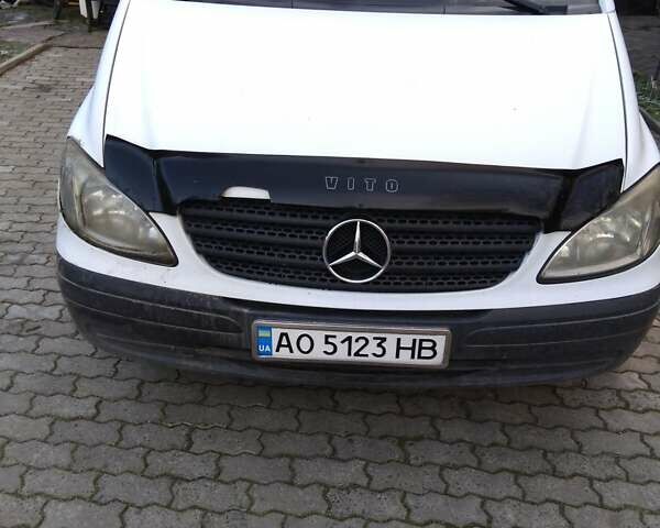 Белый Мерседес Вито, объемом двигателя 2.2 л и пробегом 360 тыс. км за 6900 $, фото 1 на Automoto.ua