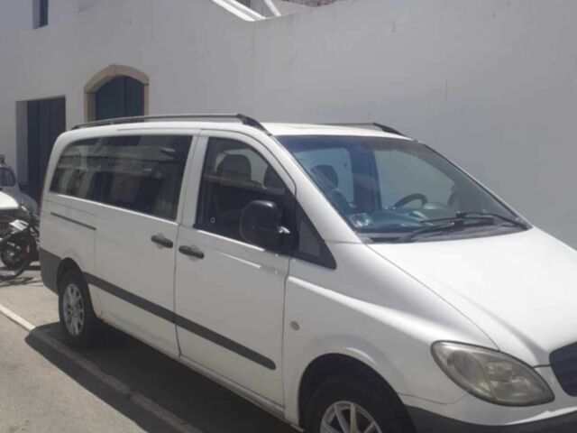 Белый Мерседес Вито, объемом двигателя 2.2 л и пробегом 320 тыс. км за 5984 $, фото 1 на Automoto.ua