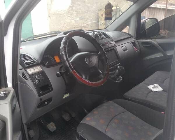 Білий Мерседес Віто, об'ємом двигуна 2.2 л та пробігом 520 тис. км за 5850 $, фото 1 на Automoto.ua