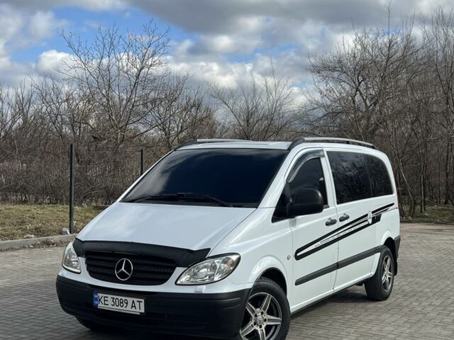 Белый Мерседес Вито, объемом двигателя 2.2 л и пробегом 407 тыс. км за 8700 $, фото 1 на Automoto.ua