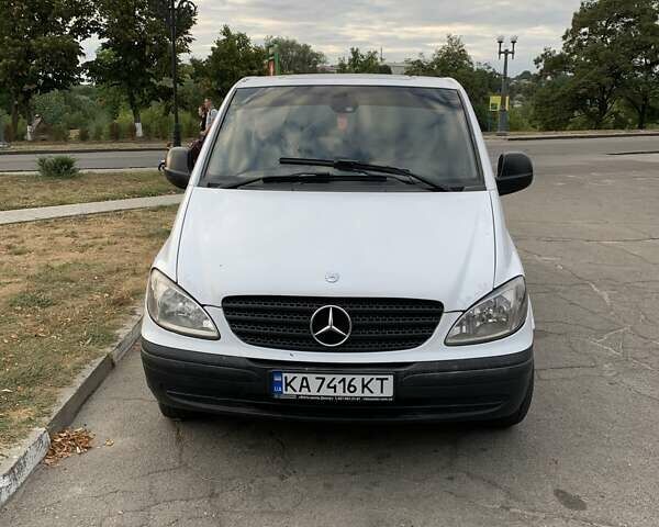 Белый Мерседес Вито, объемом двигателя 2.15 л и пробегом 457 тыс. км за 6800 $, фото 1 на Automoto.ua