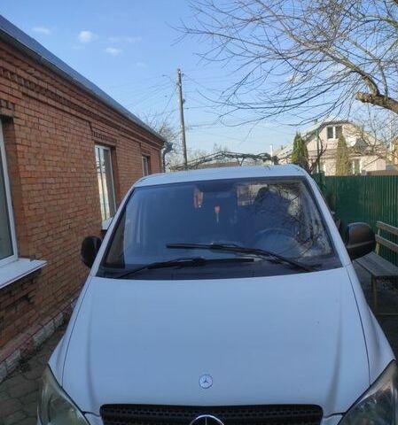 Білий Мерседес Віто, об'ємом двигуна 2.15 л та пробігом 370 тис. км за 7500 $, фото 1 на Automoto.ua