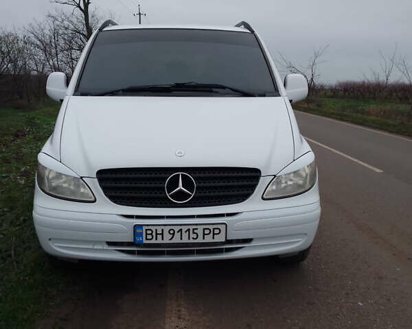 Белый Мерседес Вито, объемом двигателя 2.15 л и пробегом 300 тыс. км за 7200 $, фото 1 на Automoto.ua