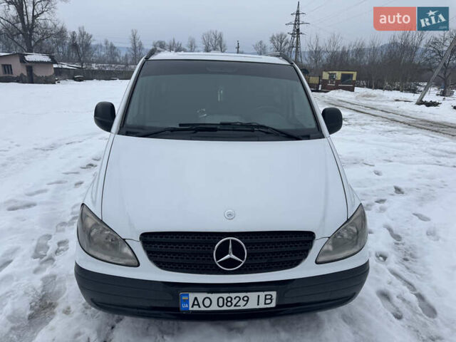 Белый Мерседес Вито, объемом двигателя 2.15 л и пробегом 250 тыс. км за 7800 $, фото 1 на Automoto.ua
