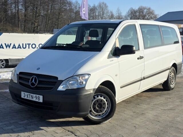 Белый Мерседес Вито, объемом двигателя 2.2 л и пробегом 278 тыс. км за 3700 $, фото 1 на Automoto.ua