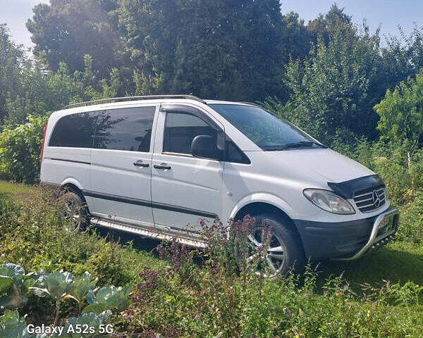 Белый Мерседес Вито, объемом двигателя 2.15 л и пробегом 275 тыс. км за 11000 $, фото 1 на Automoto.ua