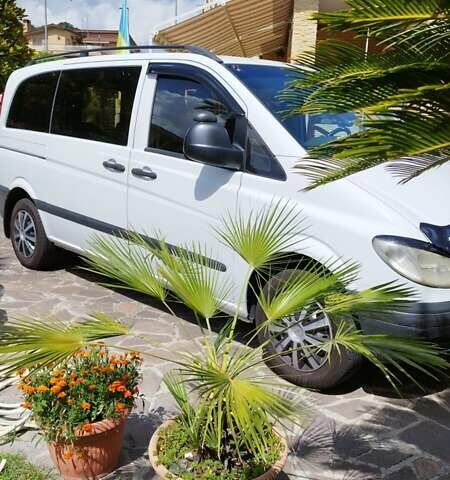 Білий Мерседес Віто, об'ємом двигуна 2.2 л та пробігом 255 тис. км за 7800 $, фото 1 на Automoto.ua