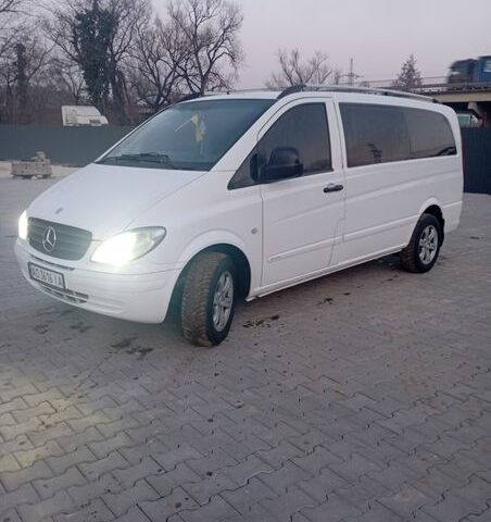 Белый Мерседес Вито, объемом двигателя 2.15 л и пробегом 359 тыс. км за 8500 $, фото 1 на Automoto.ua