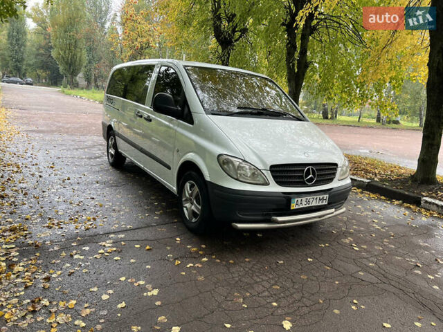 Белый Мерседес Вито, объемом двигателя 2.2 л и пробегом 300 тыс. км за 7500 $, фото 1 на Automoto.ua