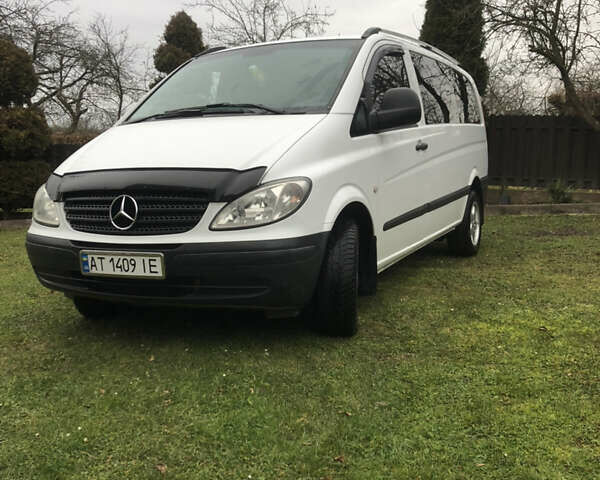Белый Мерседес Вито, объемом двигателя 2.15 л и пробегом 256 тыс. км за 8950 $, фото 1 на Automoto.ua