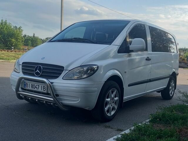 Белый Мерседес Вито, объемом двигателя 2.1 л и пробегом 461 тыс. км за 8800 $, фото 1 на Automoto.ua