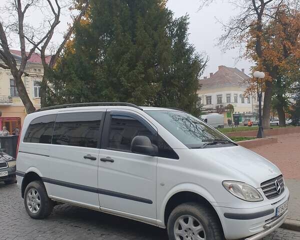 Белый Мерседес Вито, объемом двигателя 2.1 л и пробегом 536 тыс. км за 10900 $, фото 1 на Automoto.ua