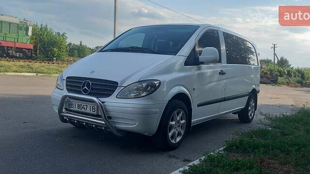Белый Мерседес Вито, объемом двигателя 2.15 л и пробегом 461 тыс. км за 8800 $, фото 1 на Automoto.ua