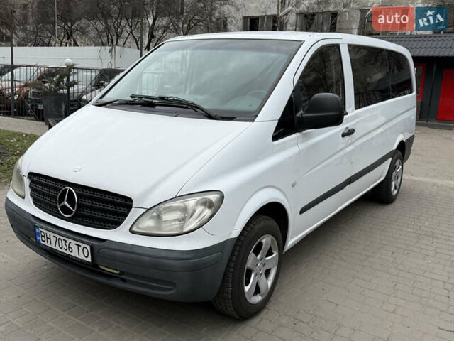Белый Мерседес Вито, объемом двигателя 2.2 л и пробегом 312 тыс. км за 8800 $, фото 1 на Automoto.ua