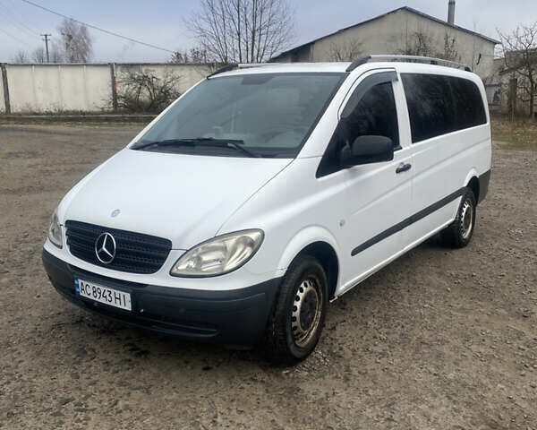 Білий Мерседес Віто, об'ємом двигуна 2.2 л та пробігом 320 тис. км за 9000 $, фото 1 на Automoto.ua