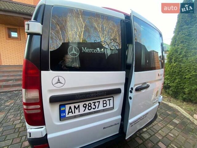 Белый Мерседес Вито, объемом двигателя 2.15 л и пробегом 207 тыс. км за 14000 $, фото 1 на Automoto.ua