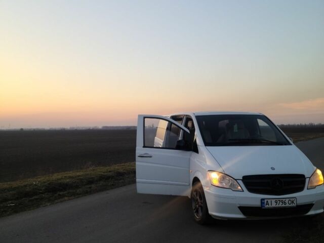 Белый Мерседес Вито, объемом двигателя 2.1 л и пробегом 294 тыс. км за 11000 $, фото 1 на Automoto.ua