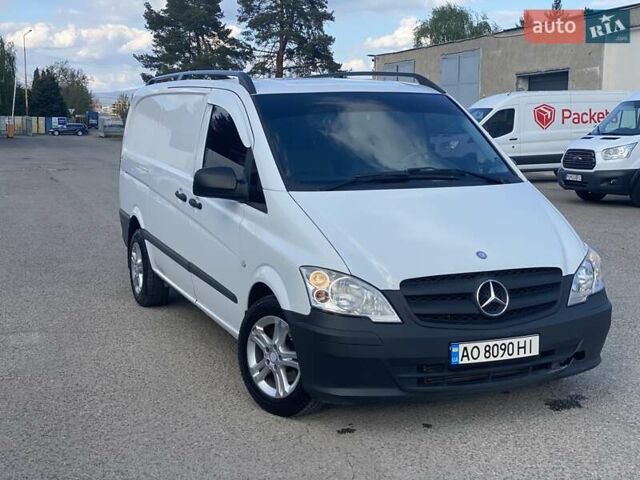 Белый Мерседес Вито, объемом двигателя 2.15 л и пробегом 207 тыс. км за 8800 $, фото 1 на Automoto.ua